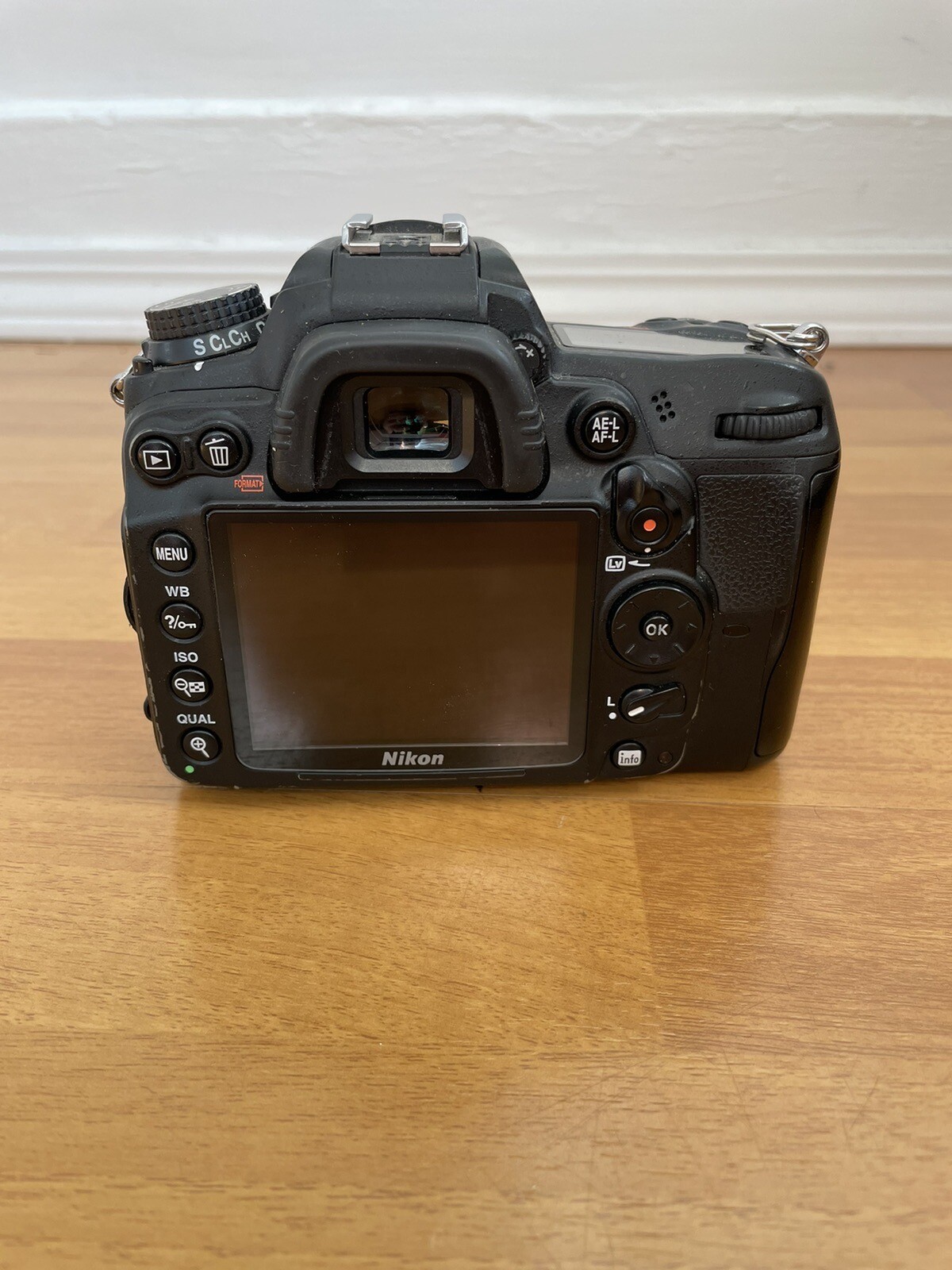 Nikon D7000 DSLR Camera w/ Nikkor DX AFS 55200mm F45.6G Lens