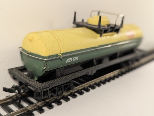 Tyco HO Scale DuPont Tank Wagon DUPX 6046 DuPont gelb und grün | Condition: Used