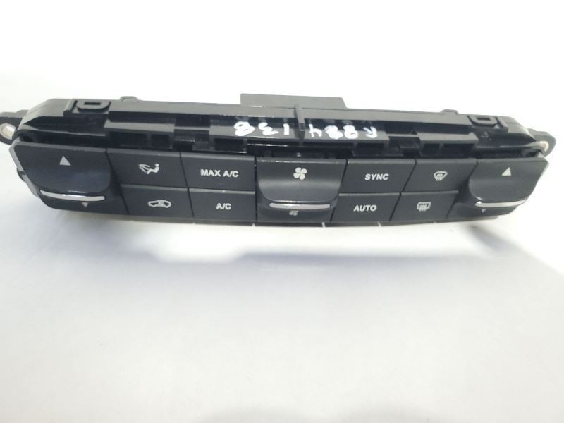 2017 Maserati Levante OEM AC Temperature Control 06700749200