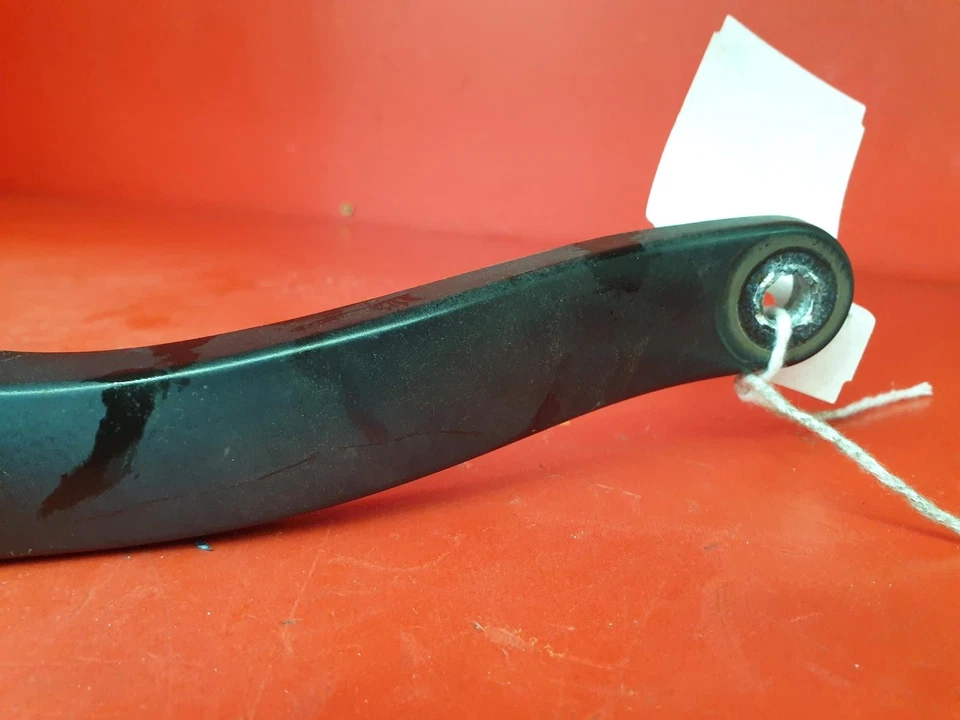 Brazo limpiaparabrisas delantero derecho renault megane 2016 5 puertas Foto 2 de 4