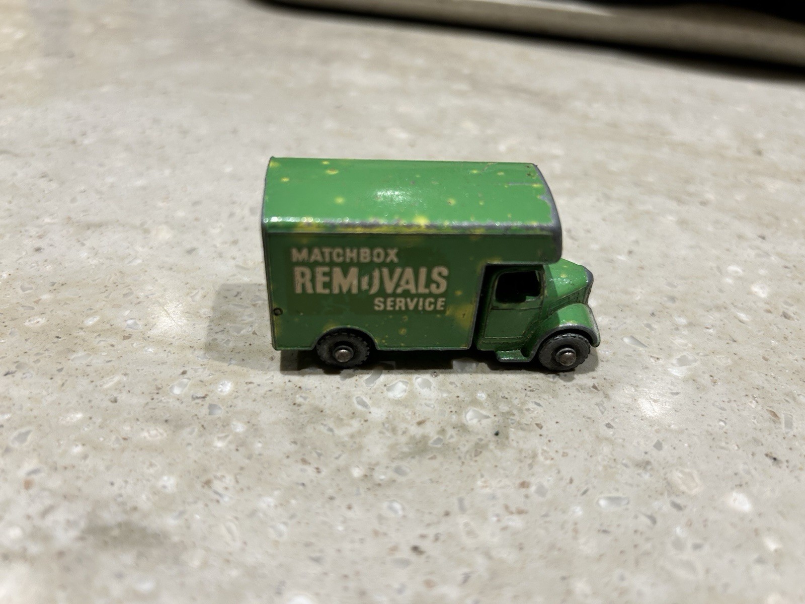 Matchbox 17a, Bedford Removals Van - Free Price Guide & Review