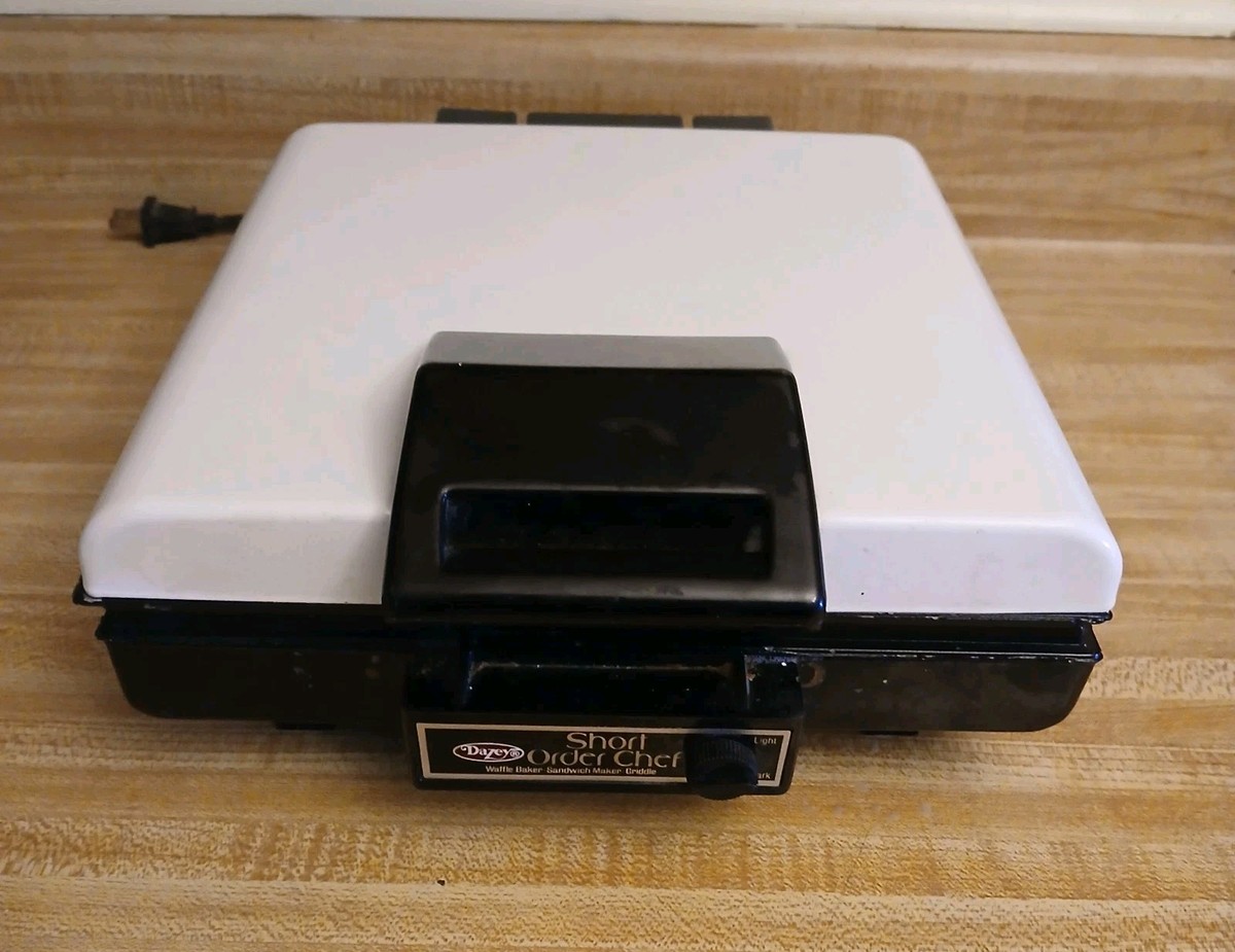 Dazey Short Order Chef Waffle Baker Sandwich Maker Griddle DWG300