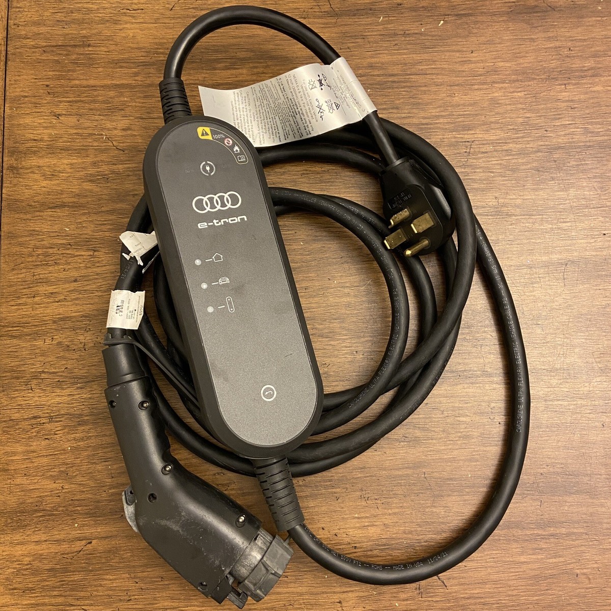 AUDI アウディ純正 e-tron EV充電ケーブル EV充電器