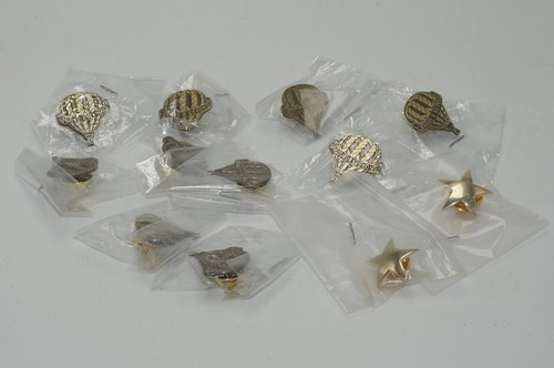 Balloon Shaped Achievement Metal Lapel Pins Above & Beyond Brass Tone x 10 - New - Picture 2 of 4