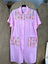 vintage house coat robe pink embroidered medium pink