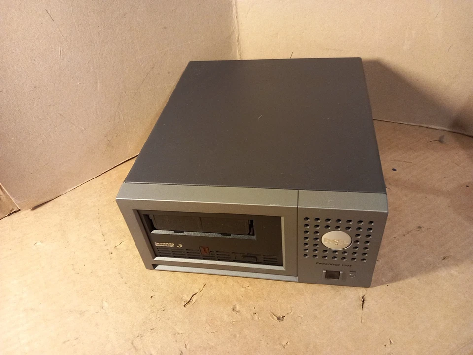 Dell PowerVault 110T Ultrium3 LTO-3 SCSI External Tape Drive 0V4X2G-70561 - Image 3 of 4