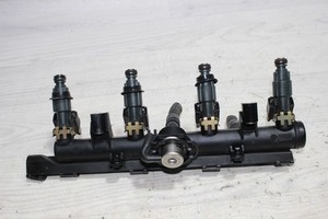 Einspritzleiste Einspritzdüsen 0280151071 Bosch 030133319AA VW Polo 6N2 Bj,01