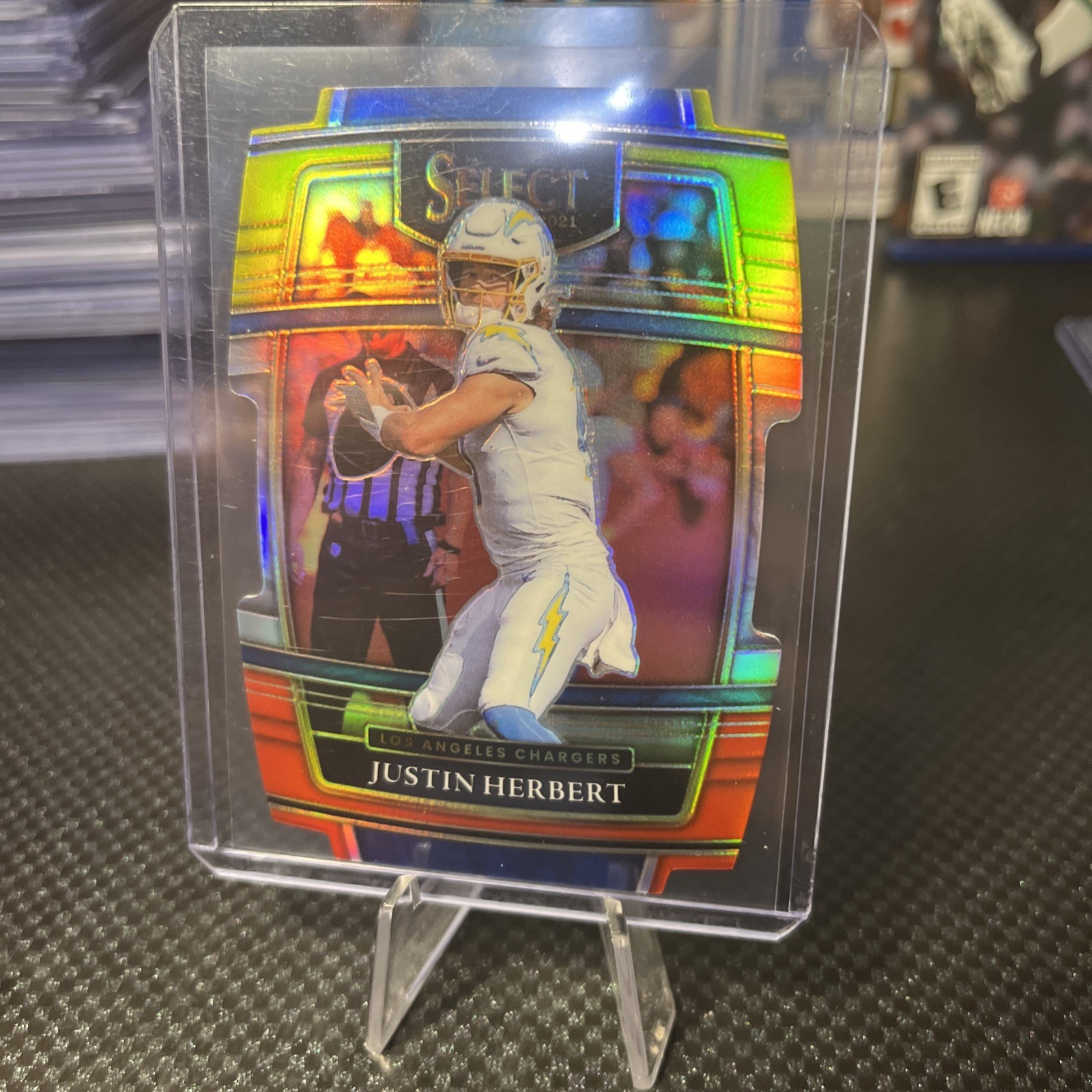 2021 Panini Select #19 Justin Herbert Red and Yellow Prizm Die Cut Chargers C3