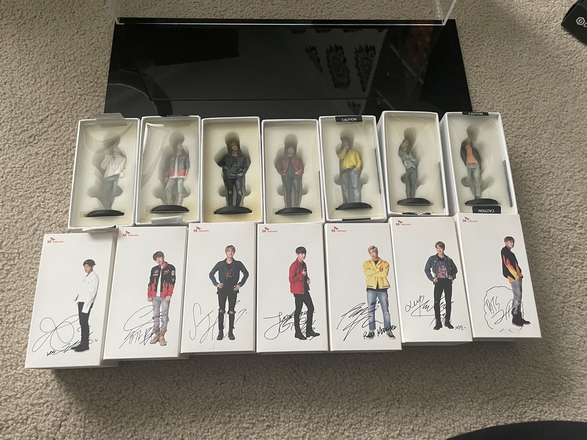 FULL SET of RARE Japan BTS 2017 SK Telecom Figures with case
