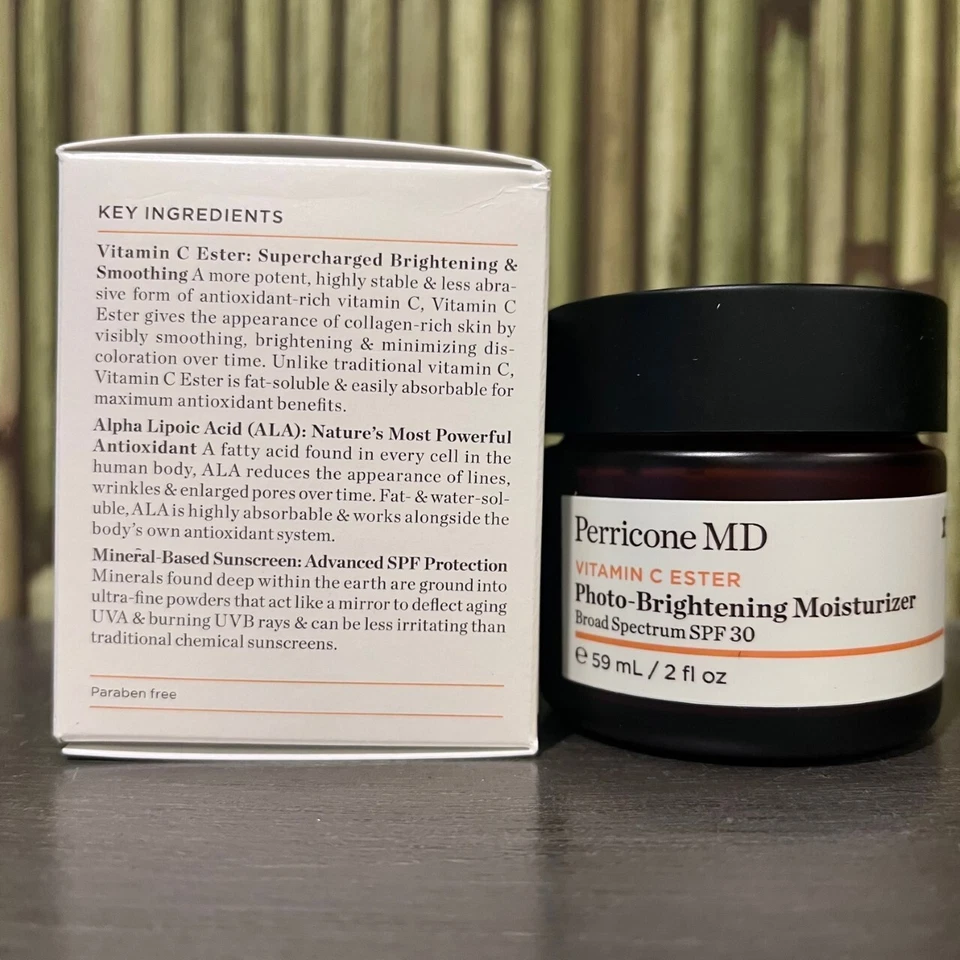 Crema hidratante iluminadora fotográfica éster vitamina C Perricone MD - 2 OZ / 59 ml Foto 2 de 3