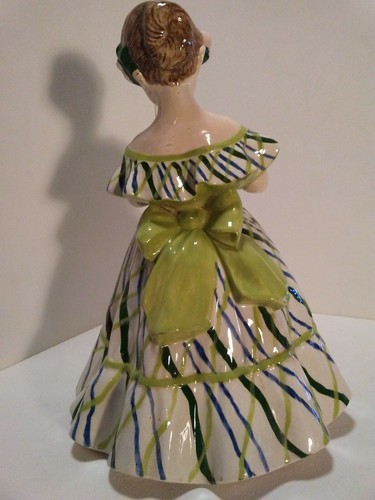 "Vestido vintage de niña a rayas verde y azul con estatua de cerámica rosa de 10" - Imagen 5 de 10