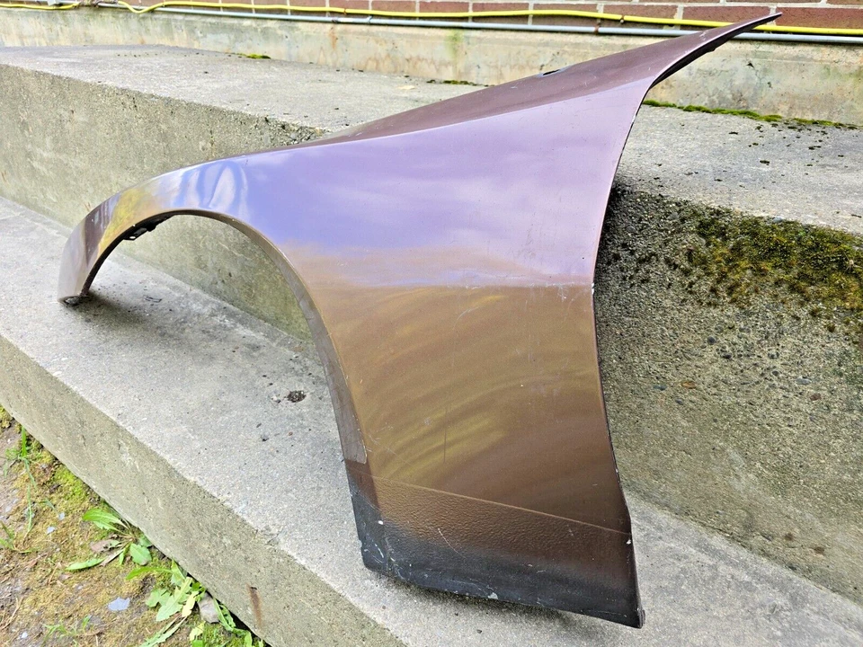 BONITO GUARDABARROS DELANTERO IZQUIERDO ORIGINAL USADO ORIGINAL PORSCHE 944 944S BRONCE 1983-89 Foto 2 de 4