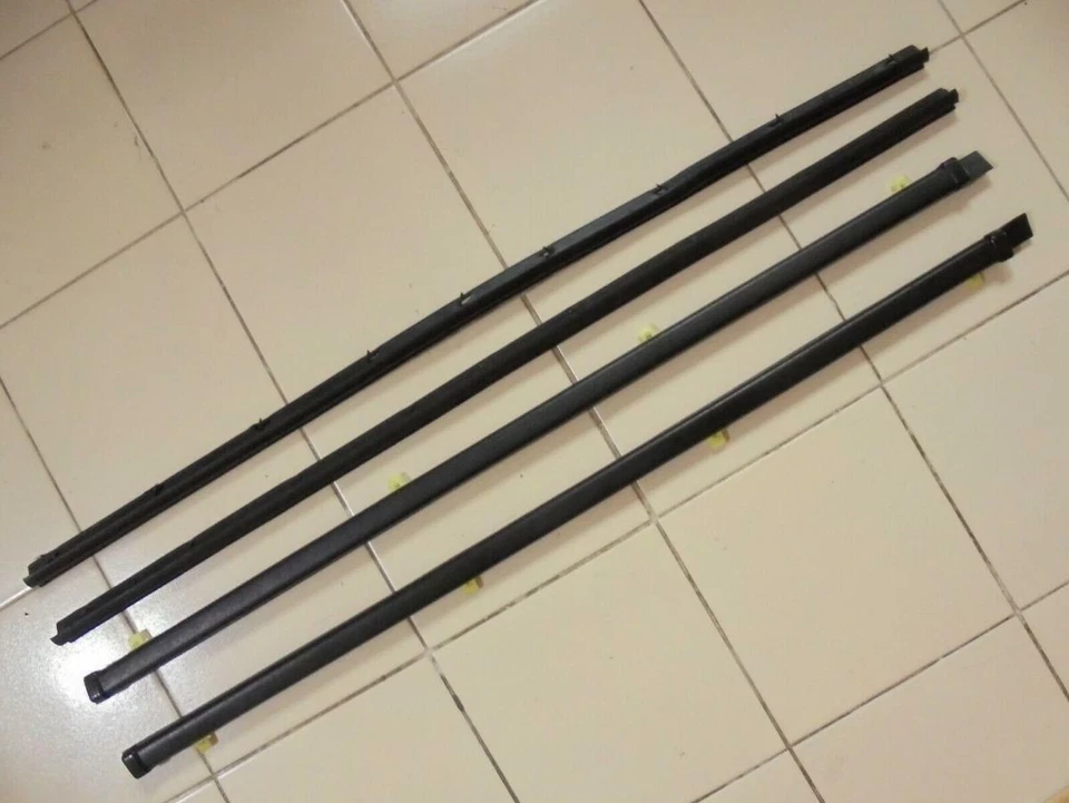 Cinturón de puerta para Toyota Hilux LN85 RN85 YN90 resistente al clima ventana vidrio goma Foto 3 de 4