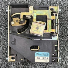 Coin Controls Pinball Arcade Game Machine USA Quarter 25 Cent Coin Mech 4 Studs