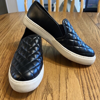 Time and Tru Slip On Shoes Womens Black Quilted Memory