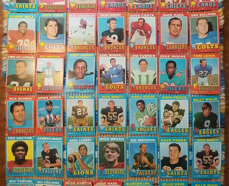 Lote de 50 tarjetas de fútbol americano Topps 1971 con estrellas, corte, novatos juego de inicio vintage Foto 3 de 4
