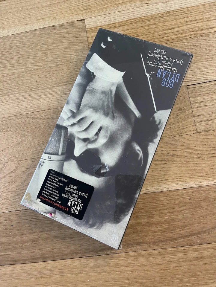 Bob Dylan  The Bootleg Series Vol 1-3 Cassettes Rare 1961-1991  3xCS Sealed Box - Image 2 of 4