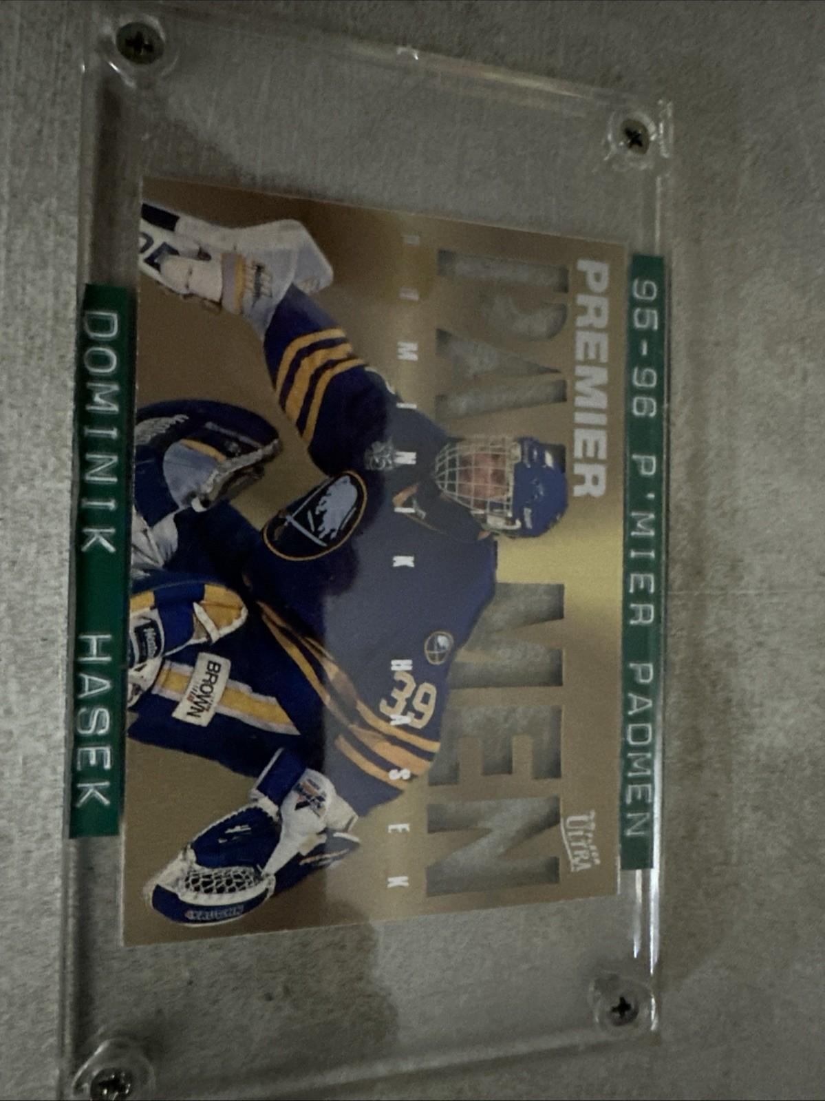 DOMINIK HASEK 1995 Fleer Ultra #5 PREMIER PAD MEN INSERT SABRES