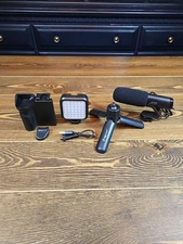 Vlogging Kit Tripod, Mic, LED For Phones & Cameras Go Viral Digipower Follow ME