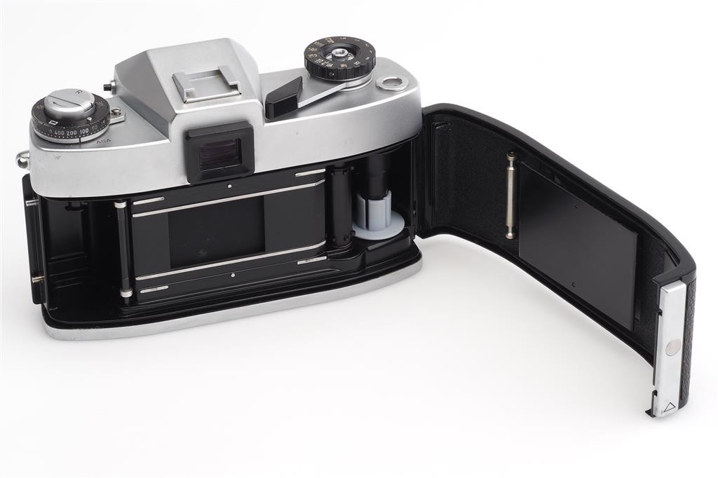 Leicaflex SL With Novoflex Noflexar 5.6/40Cm Set