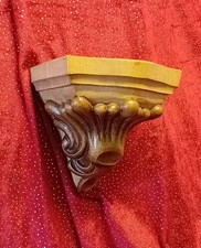 Wandsockel, Linde, geschnitzt gebeizt gewachst, Figuren 30-40cm, 16*16*13cm