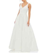Mac Duggal White Classic V-Neck With Pockets Ball Gown Size 4 $398