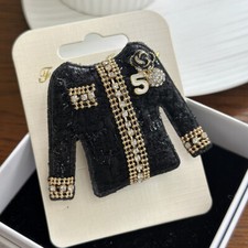 women clothing shape number 5 letter brooch, fashion accessory pins jewelry