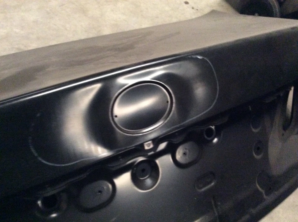 Tapa de maletero Lexus LS460 2009 pequeños daños Foto 3 de 3