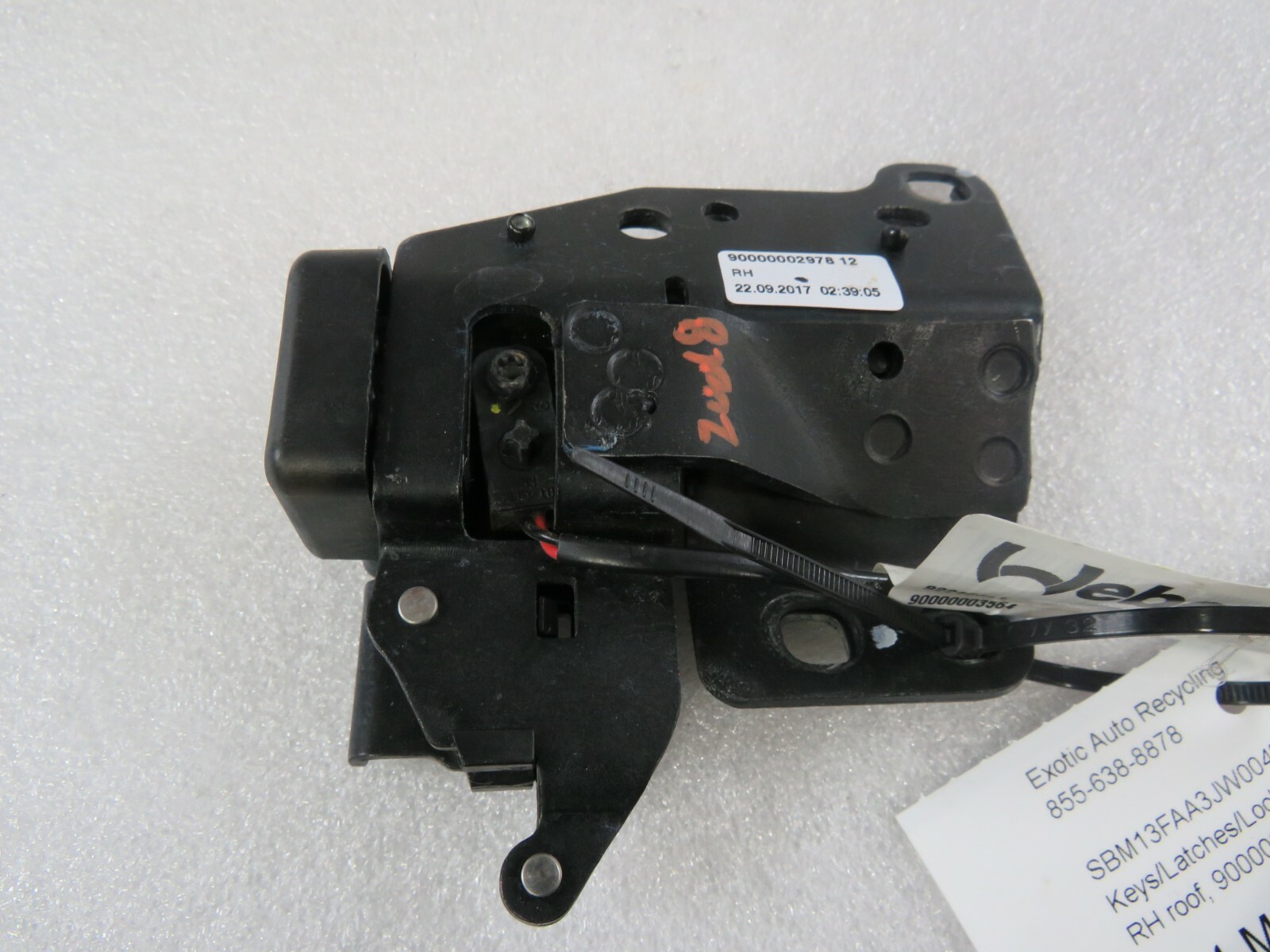 Mclaren 570s, RH, Right, Roof Latch, Used, P/N 90000002978