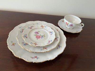 SELTMANN WEIDEN Theresia  MADE IN BAVARIA  (5) PIECE PLACE SETTING