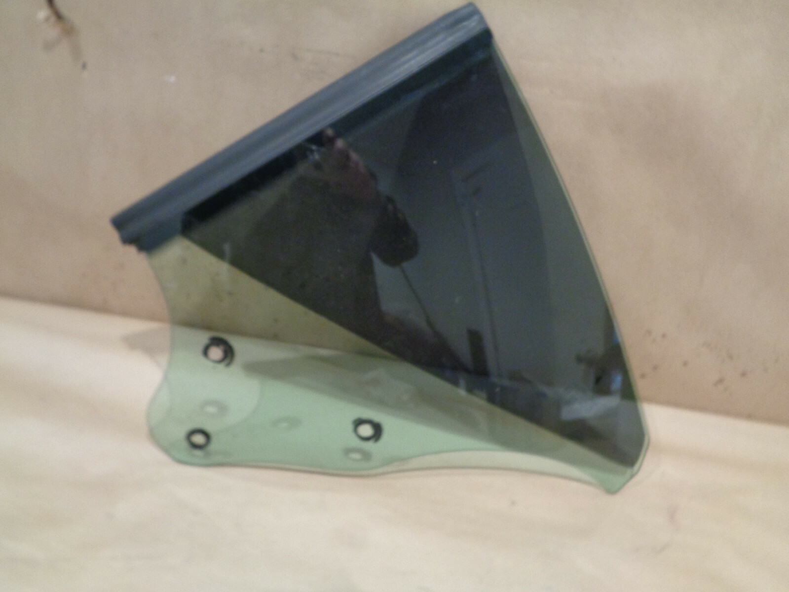 Ferrari California - LH Rear Quarter Glass - P/N 69876000
