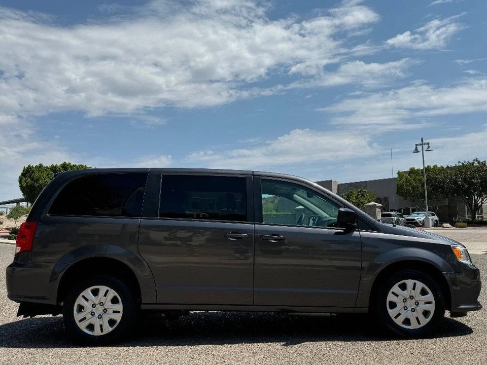 2018 Dodge Grand Caravan SE 4dr Mini Van - Image 4 of 4