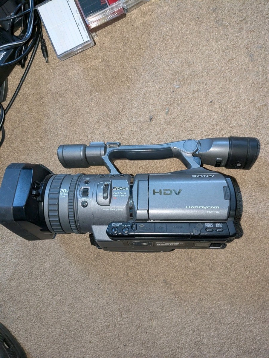 Sony Handycam HDR-FX7 HDV 1080i/MiniDV Camcorder With Bag And