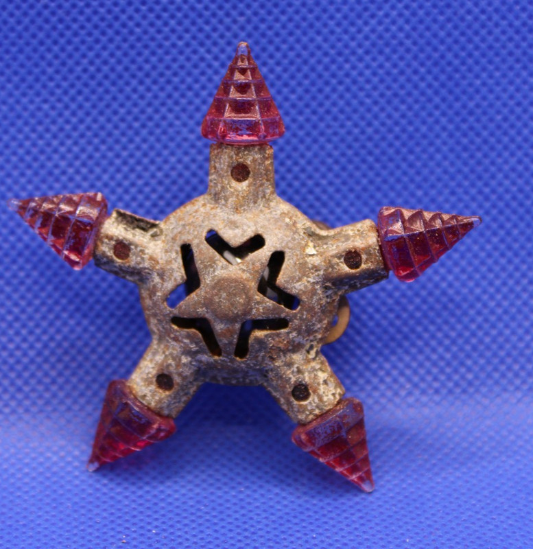 Damaged Vintage 5-Star Bulb Christmas Light
