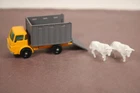 Vintage Matchbox Lesney No. 37 Dodge Cattle Truck W/ 2 Original Cattle LQQK