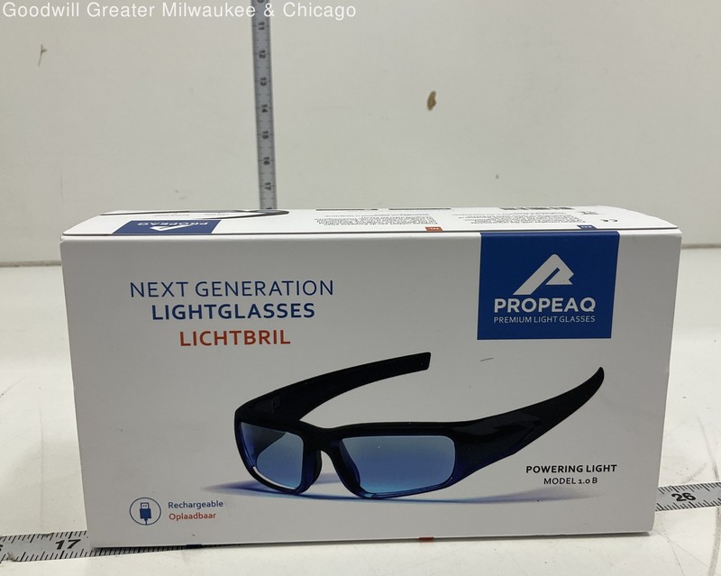 Propeaq Premium Light Glasses Powering Light Model: 1.0 IOB
