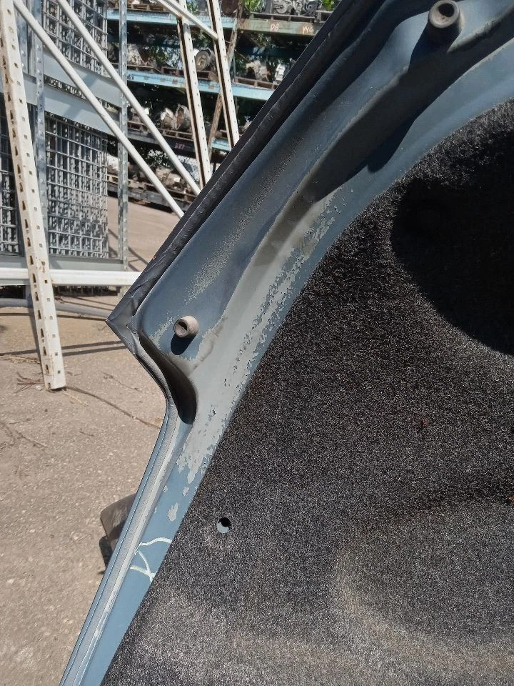 Trunk/Hatch Tailgate Trunk Lid BLUE With Spoiler 04 05 06 07 08  SOLARA  Foto 3 de 4