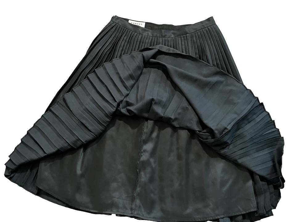 Falda Plisada Lona by Lands End Negra US 4 Cintura Alta Acordeón Brillante Foto 3 de 4