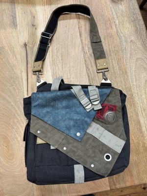 Bungie Official Destiny 2 Collector's Edition Frontier Messenger Bag Xbox 1, PS4