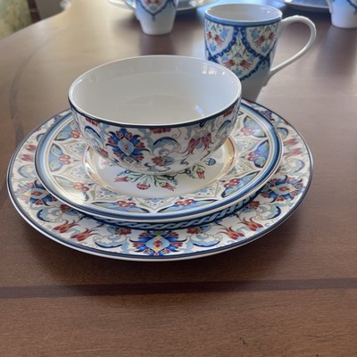 222 Fifth Tunisia Pattern 4 Pieces Porcelain Dinnerware Dinner Salad Mug Bowl