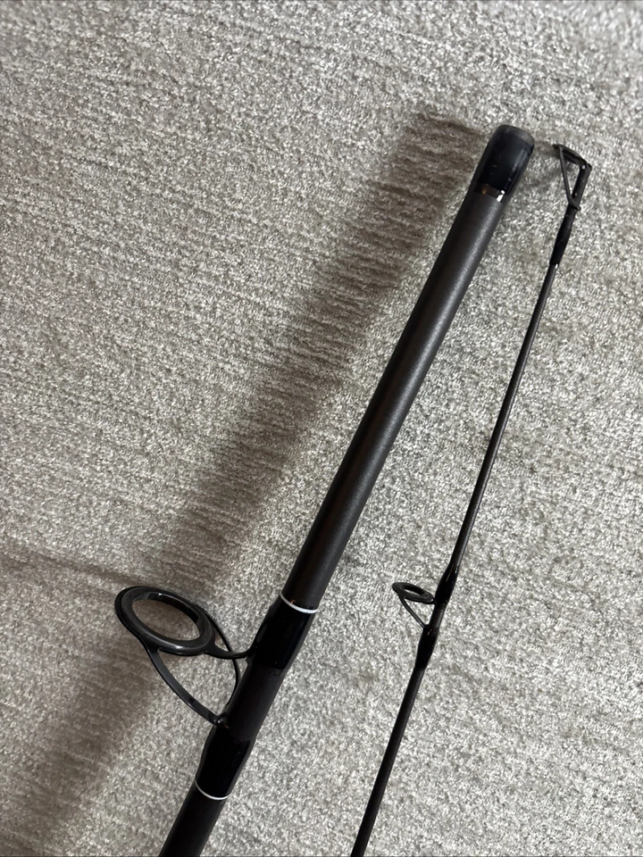 Carrete giratorio y varilla de agua salada Berkley Fusion FUSN702MH 7’ 2 piezas medio pesado Foto 2 de 4