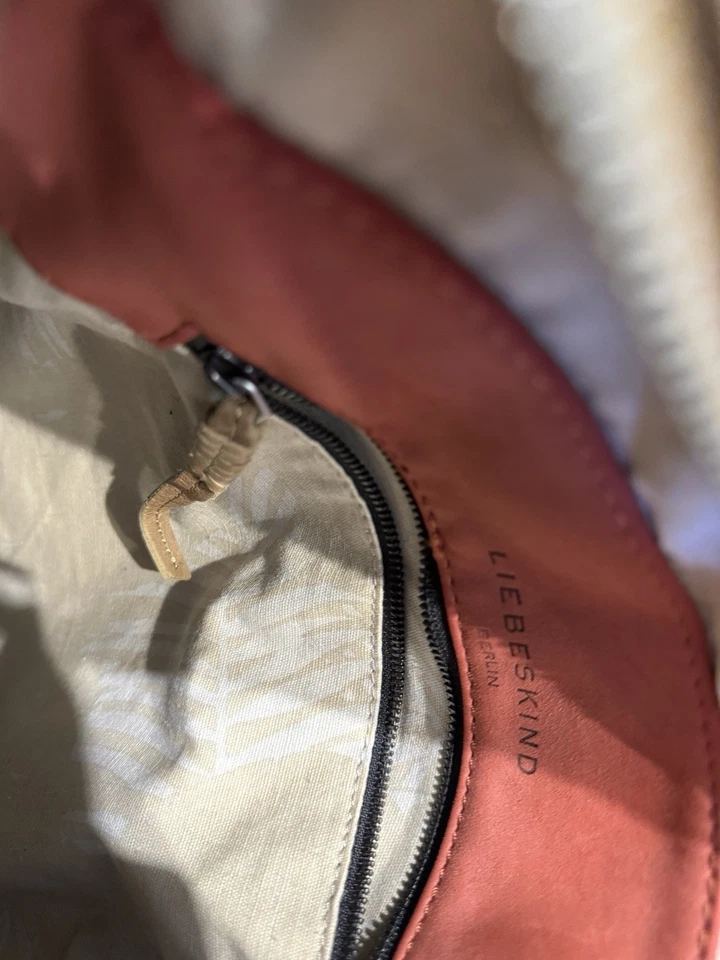 Bolso de hombro Liebeskind Berlin de cuero suave tostado Foto 4 de 4