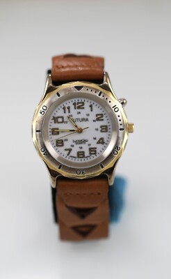 Futura Herrenuhr Futura Lunaglo Silber Gold Edelstahl 24 Std Weißes Zifferblatt