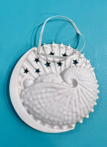 Margaret Furlong - 2001 Baby's First Christmas ORNAMENT Beach Shell w BOX