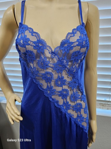 Vintage VAL MODE langes royalblaues Nylon Nachthemd Spitze Frontschlitz FULL SWEEP M - Bild 2 von 10