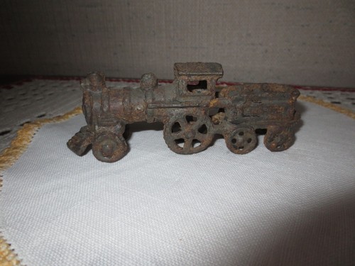 Antique CAST IRON Miniature LOCOMOTIVE & TENDER - 5-1/4"L x 1-1/8"W x 1-3/4"H - Picture 2 of 5