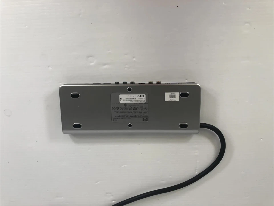 Estación de acoplamiento para portátil HP QuickDock HSTNNN-WX05 Foto 4 de 4