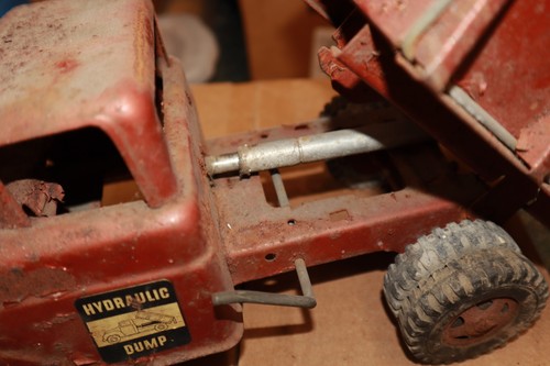 Vintage Tonka Toys Hydraulic Construction Dump Truck TO RESTORE or for Parts - Picture 18 of 24