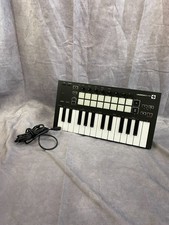 Controlador de teclado Novation Launchkey Mini Mk3 25 teclas USB MIDI PROBADO
