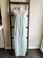 VTG Barbizon Mint Green Nightgown With Floral Detail Size Small